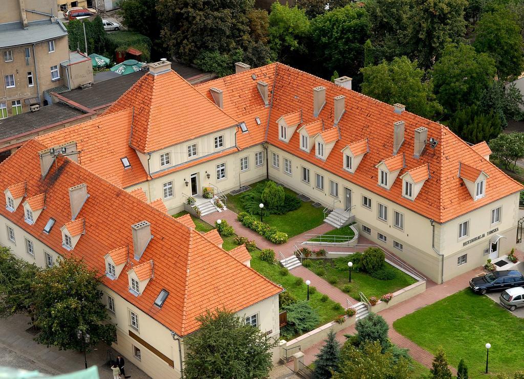 גניזנו Hotel Adalbertus מראה חיצוני תמונה